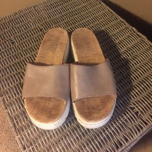 Born sandals